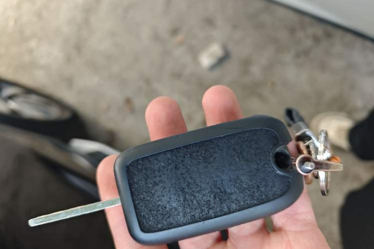 Used Roewe RX8 2018 30T Smart Connectivity Two-Wheel Drive Supreme Edition
