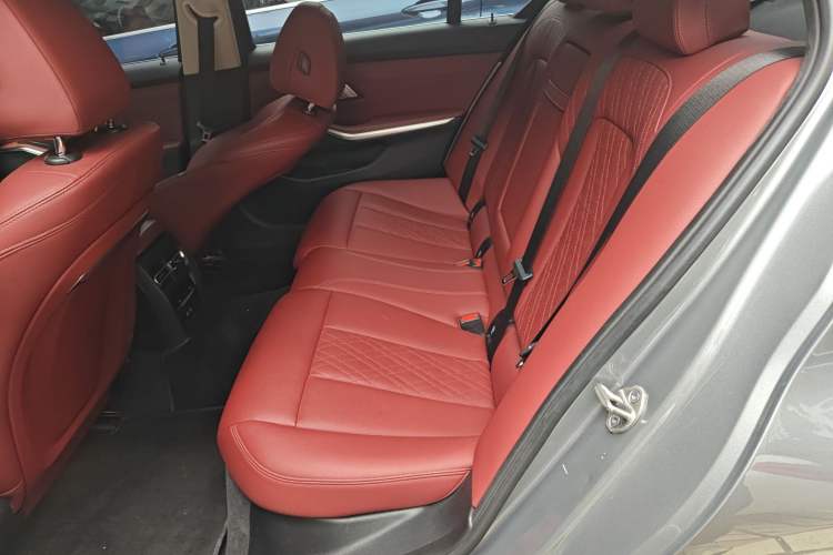 Used BMW i3 2022 eDrive 35 L
