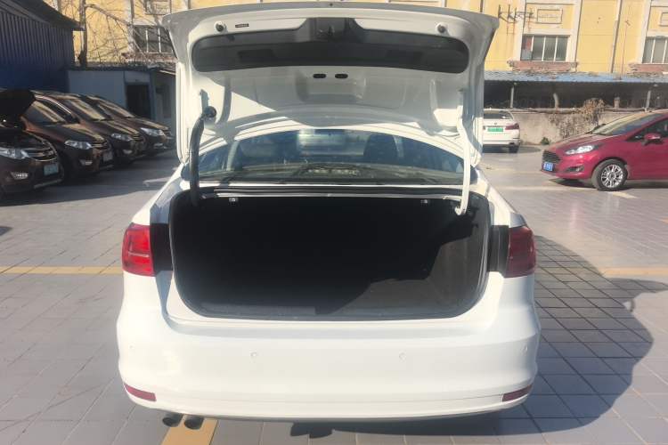 Used Volkswagen Sagitar 2016 230TSI 25th Anniversary Edition
