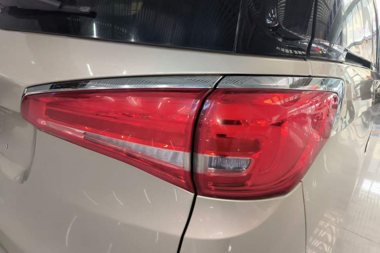 Used Buick GL8 2017 ES 28T Luxury Model China V Standard