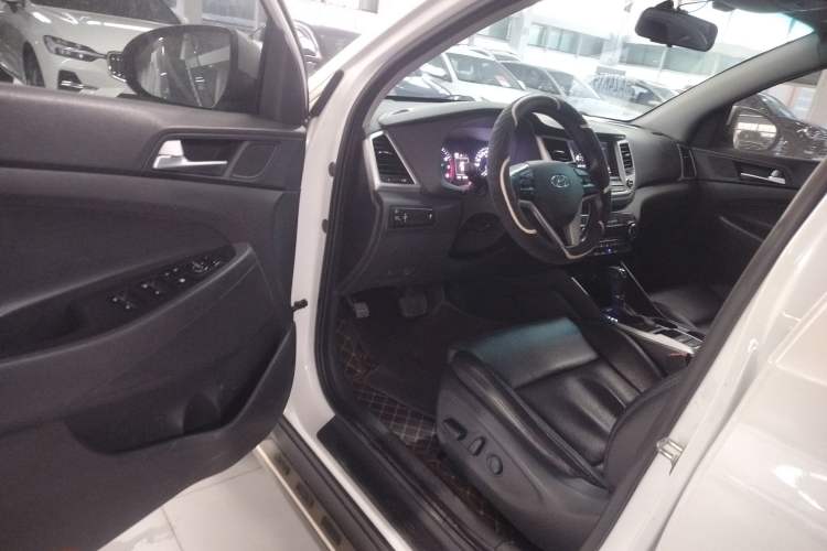 Used Hyundai Tucson 2018 1.6T Dual-Clutch Two-Wheel Drive 15th Anniversary Special Edition