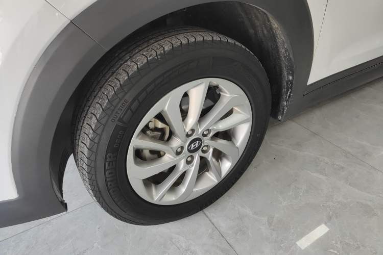 Used Hyundai Tucson 2018 1.6T Dual-Clutch Two-Wheel Drive 15th Anniversary Special Edition