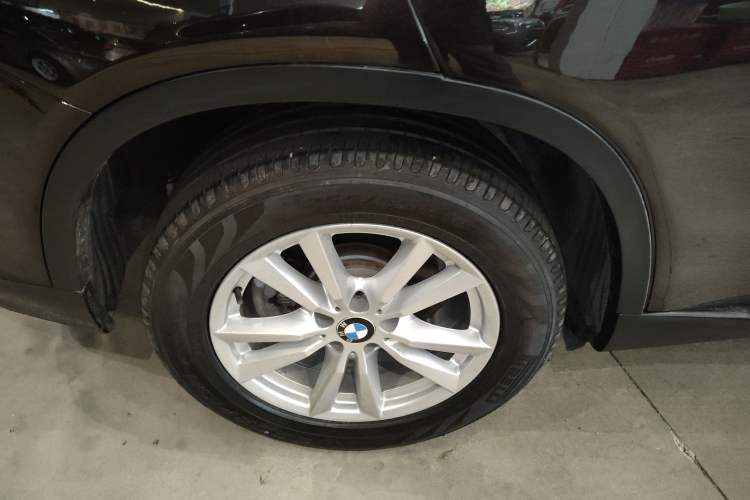 Used BMW X5 2015 xDrive28i
