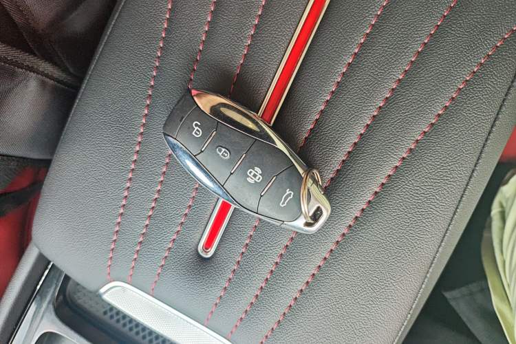 Used Hongqi H6 2023 2.0T ZhiShang Version
