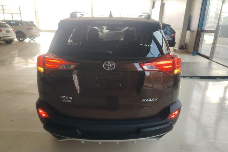 Used Toyota RAV4 2015 2.0L CVT Two-Wheel Drive Fashion Edition