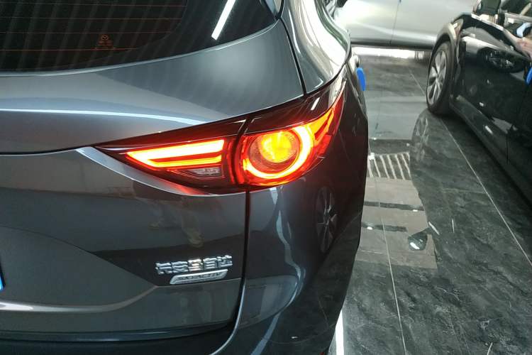 Used Mazda CX-5 2020 Revised Version 2.0L Automatic Two-Wheel Drive ZhiZun Trim
