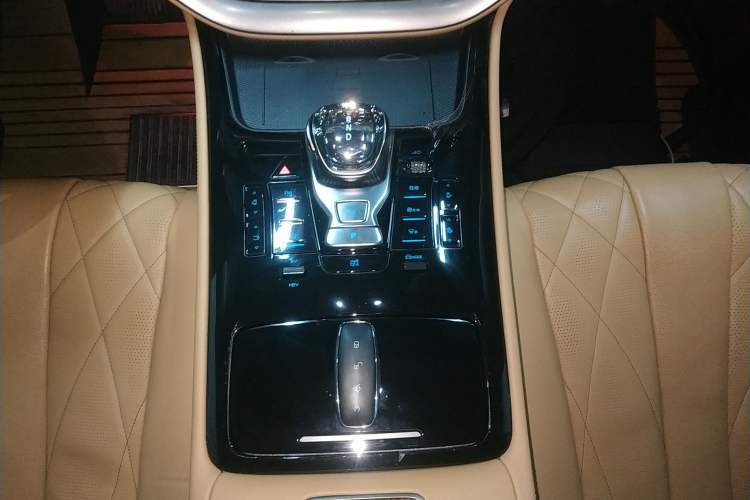 Used Denza D9 2024 DM-i 980 Four-Wheel Drive Prestige Model