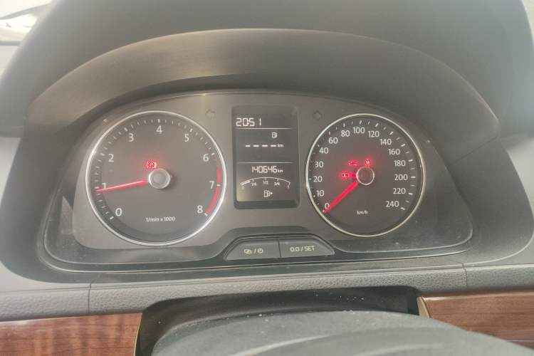 Used Volkswagen Lavida 2013 Restyled Classic 1.6L Manual Comfort Edition