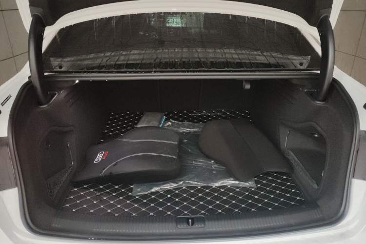 Used Audi A4L 2022 40 TFSI Luxury Dynamic Model