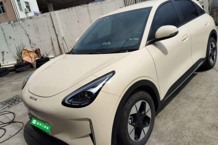 Used Geely Galaxy Geome 2025 410 km Free Version