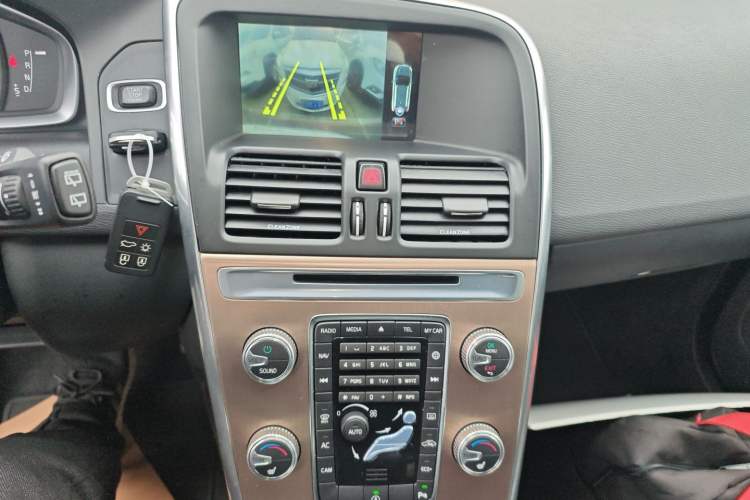 Used Volvo XC60 2017 T5 Smart Upgrade Edition