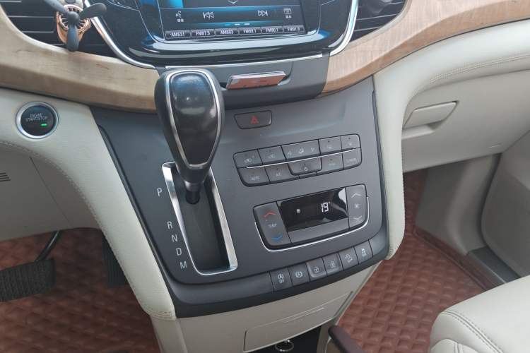 Used Buick GL8 2018 ES 28T Comfort Model China VI Standard
