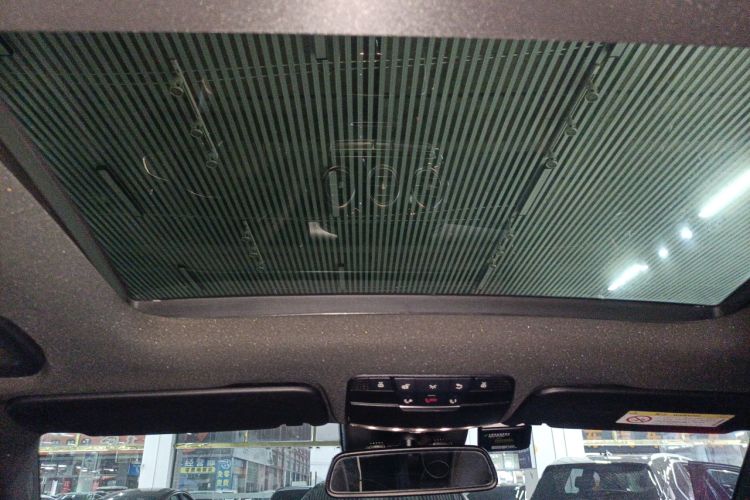 Used Mercedes-Benz GLC 2018 Facelift GLC 260 4MATIC Luxury Edition
