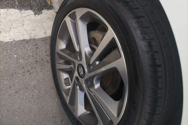 Used Hyundai Elantra 2016 1.6L Automatic ZhiXuan · Luxury Version
