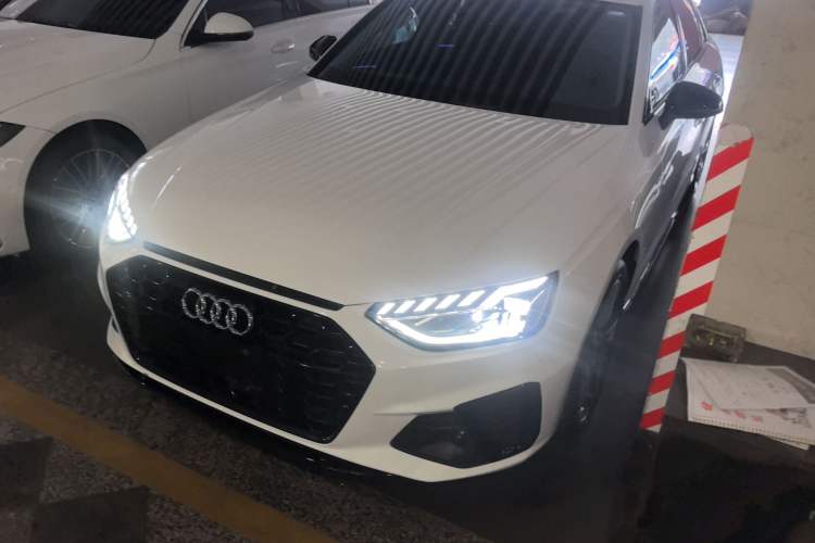 Used Audi A4L 2022 40 TFSI Luxury Dynamic Model