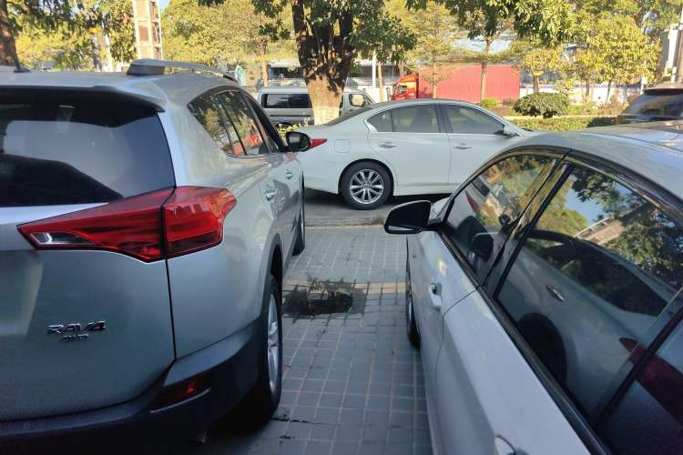 Used Toyota RAV4 2013 2.5L Automatic 4x4 Elite Edition