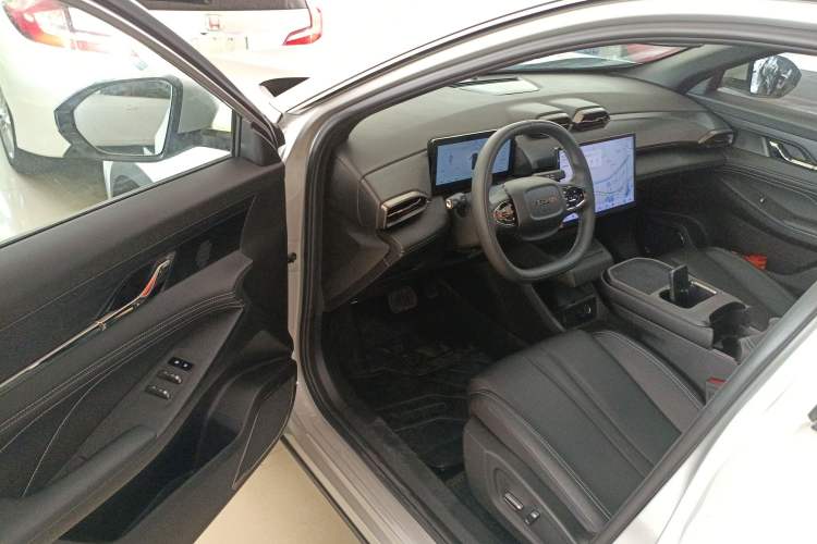 Used Dongfeng Aeolus L7 New Energy 2024 205 Air