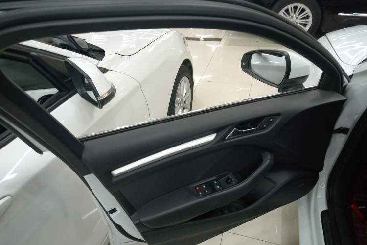 Used Audi A3 2017 Limousine 35 TFSI Ambition Edition
