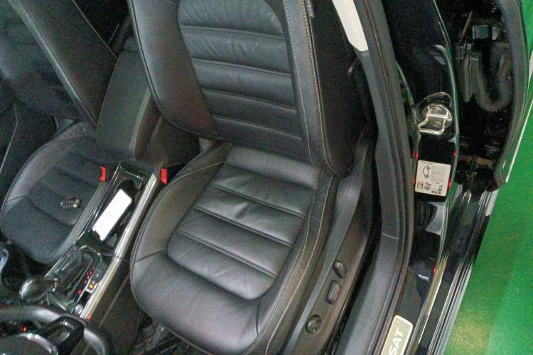 Used Volkswagen Passat 2017 330TSI DSG Luxury Edition
