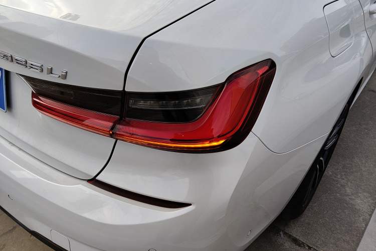 Used BMW 3 Series 2021 Second Facelift 325Li M Sport Package
