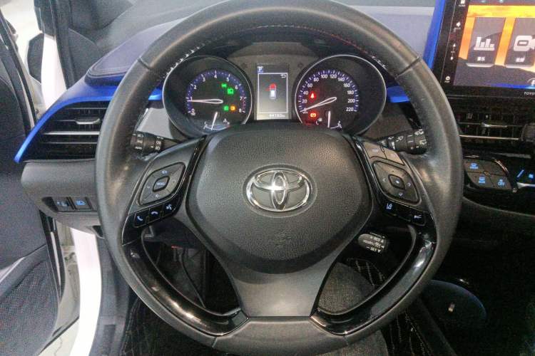 Used Toyota IZOA 2018 2.0L Yichi Edition China V Standard
