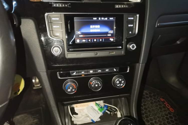 Used Volkswagen Golf 2015 1.4TSI Manual R-Line