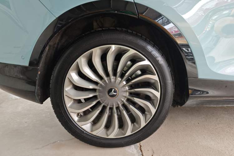 Used VOYAH FREE 2021 Four-Wheel Drive Standard Range-Extended Exclusive Luxury Package
