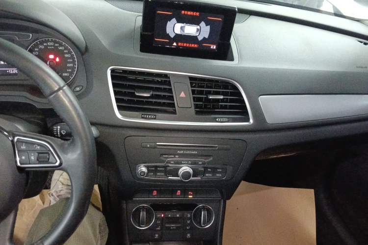 Used Audi Q3 2017 30 TFSI Fashion Model
