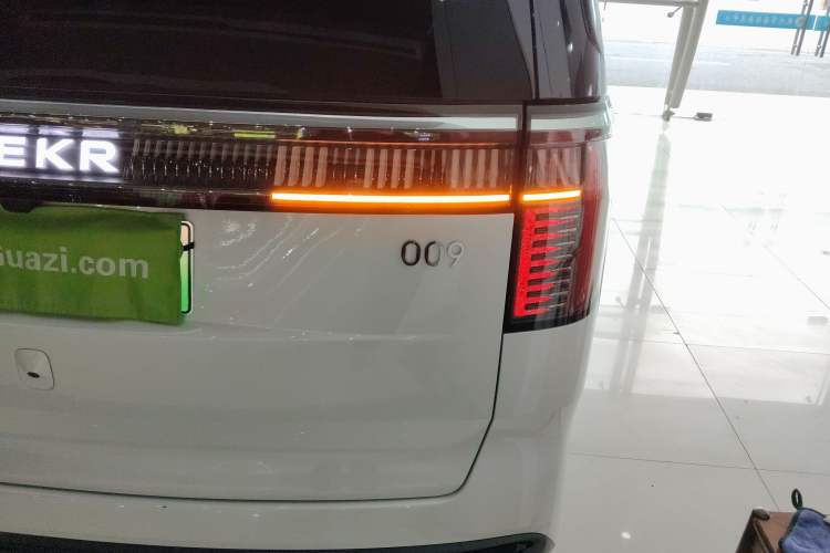 Used Zeekr 009 2024 7-Seater Aisle Version 108 kWh