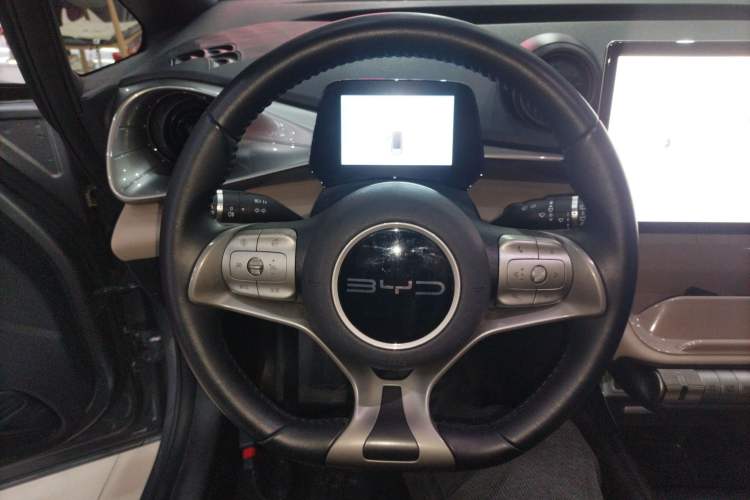 Used BYD Dolphin 2023 420 km Fashion Edition
