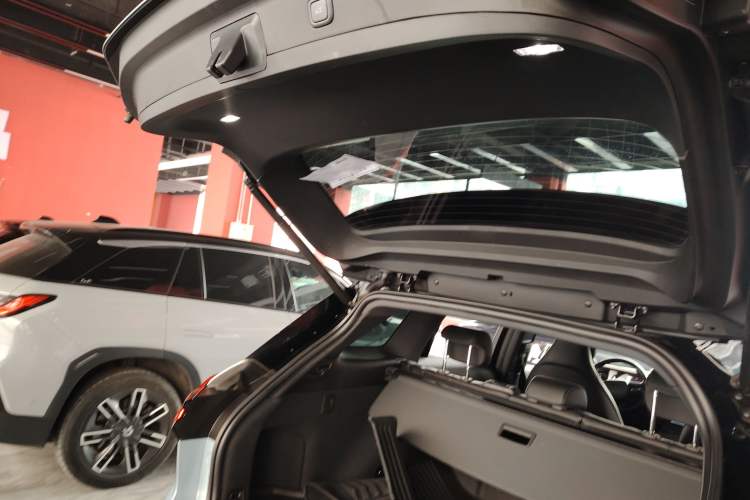 Used Nio ES6 2022 75 kWh Performance Version
