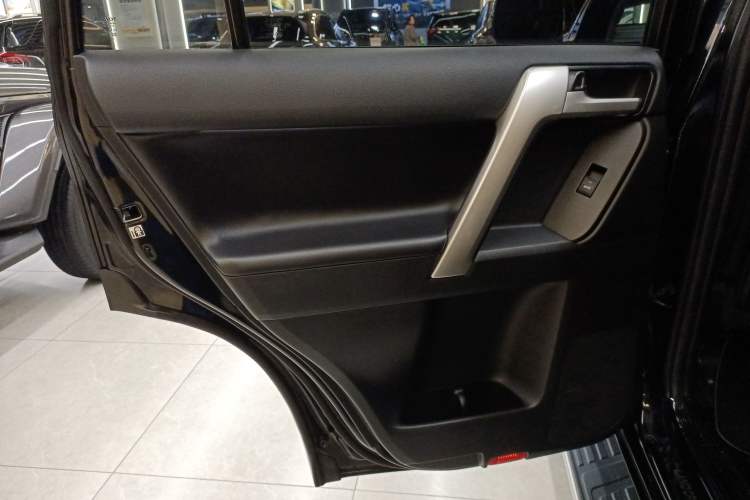 Used Toyota Prado 2018 3.5L Automatic TX-L with Rear-Mounted Spare Tire
