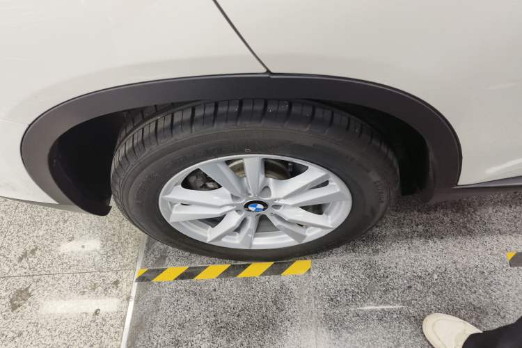 Used BMW X5 2015 xDrive28i
