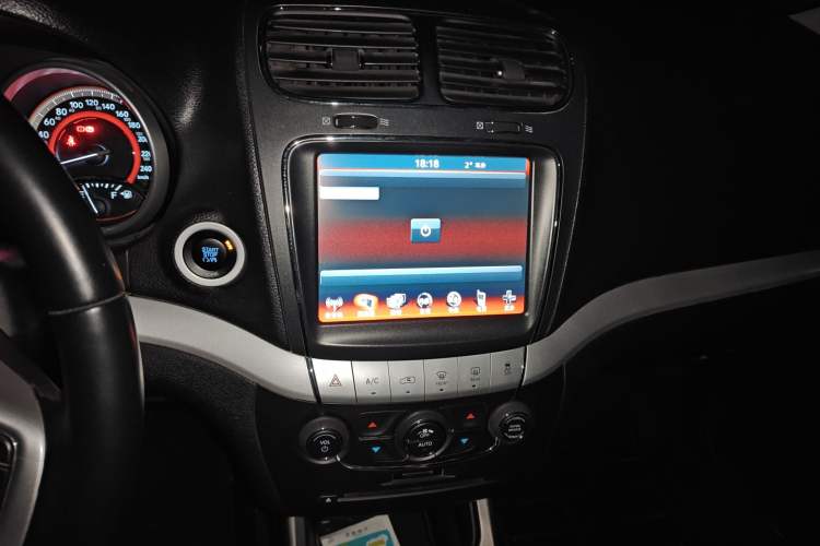 Used Dodge Journey 2013 2.4L Two-Wheel Drive Luxury Version