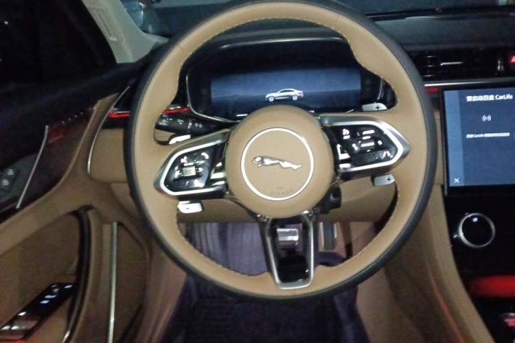 Used Jaguar XFL 2025 Model—2.0T P250, Two-Wheel Drive, Premium Luxury Edition
