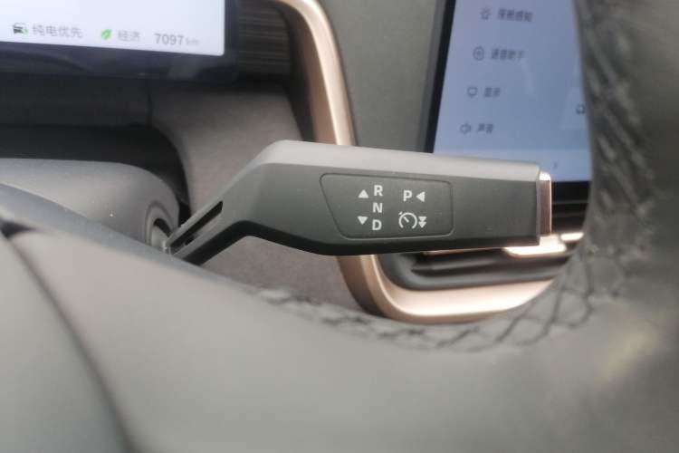 Used  eπ008 2025 210Max Range-Extended Version 5 Seats