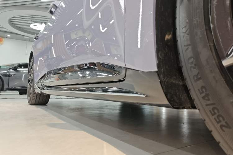 Used  06 2025 Max Extended-Range Edition
