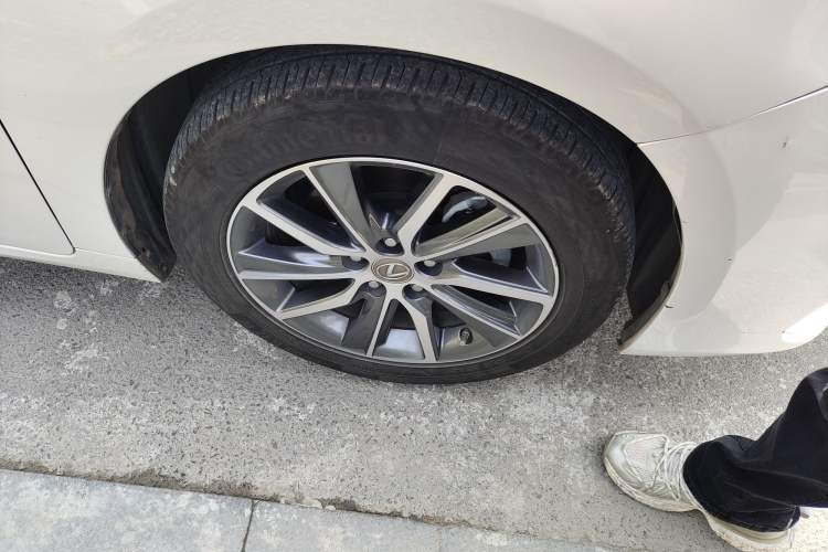 Used Lexus ES 2017 300h Mark Levinson Comfort Edition