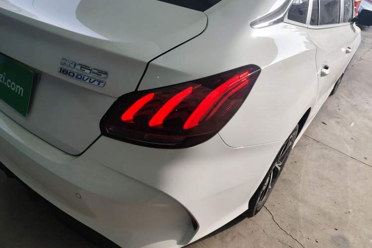 Used MG 5 2023 180 DVVT Manual Fashion Edition
