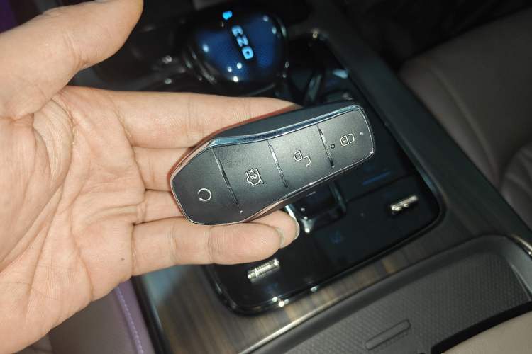 Used BYD Han 2024 DM-i Glory Edition 121KM Prestige Model
