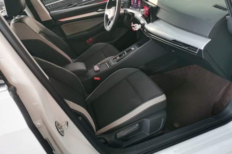 Used Volkswagen Golf 2023 Facelift 280TSI DSG Pro
