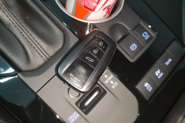 Used Toyota Highlander 2022 Dual-Engine 2.5L Four-Wheel Drive Prestige Version 7 Seats