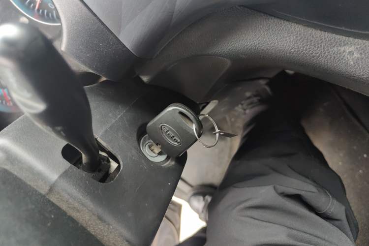 Used Jinbei Gold Hiace M Classic 2022 1.5L Engineering Lion Passenger Vehicle 6 Seats
