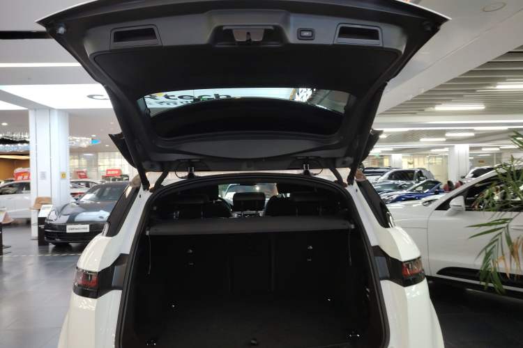 Used Land Rover Range Rover Evoque 2020 249 PS R-DYNAMIC S Black Edition Sport Version
