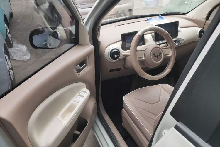 Used Wuling Hongguang MINIEV 2025 Four-Door Version Premium Edition
