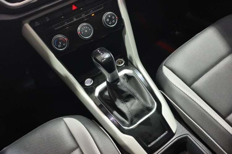 Used Volkswagen T-ROC 2024 280TSI DSG Two-Wheel-Drive Time Edition
