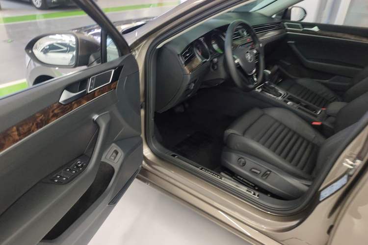 Used Volkswagen Magotan 2019 330TSI DSG Luxury Model China V Standard