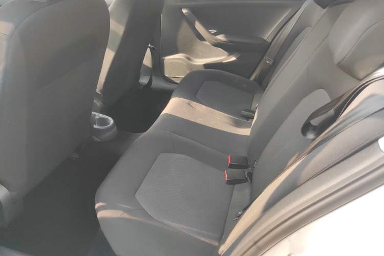 Used Volkswagen Jetta 2015 Value Edition 1.6L Automatic Fashion Version
