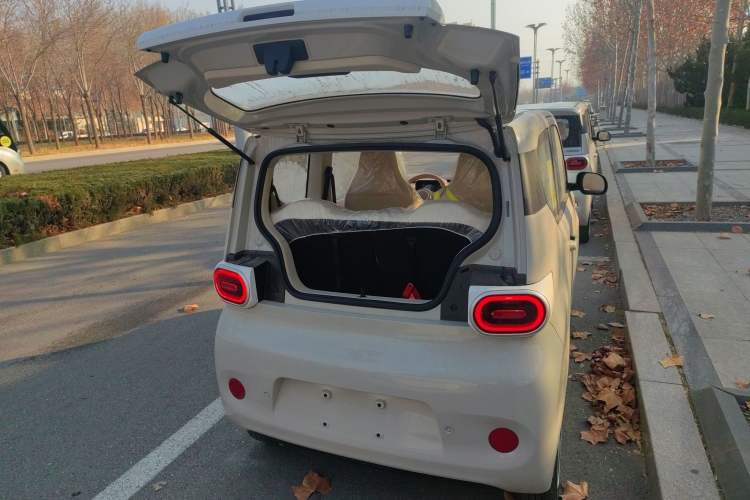 Used Wuling Hongguang MINIEV 2024 3rd Generation 215km Youth Edition
