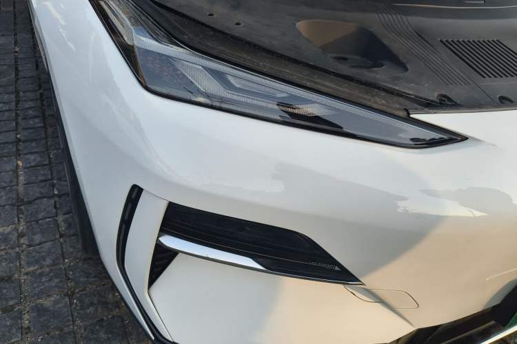 Used  E8 2024 550 km Range Rear-Wheel-Drive PRO
